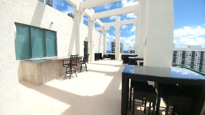 Hotel The Casablanca On The Ocean West Tower Miami Beach Esterno foto